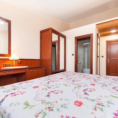 Hotel Luna Tsuki Five Rovinj Exterior foto