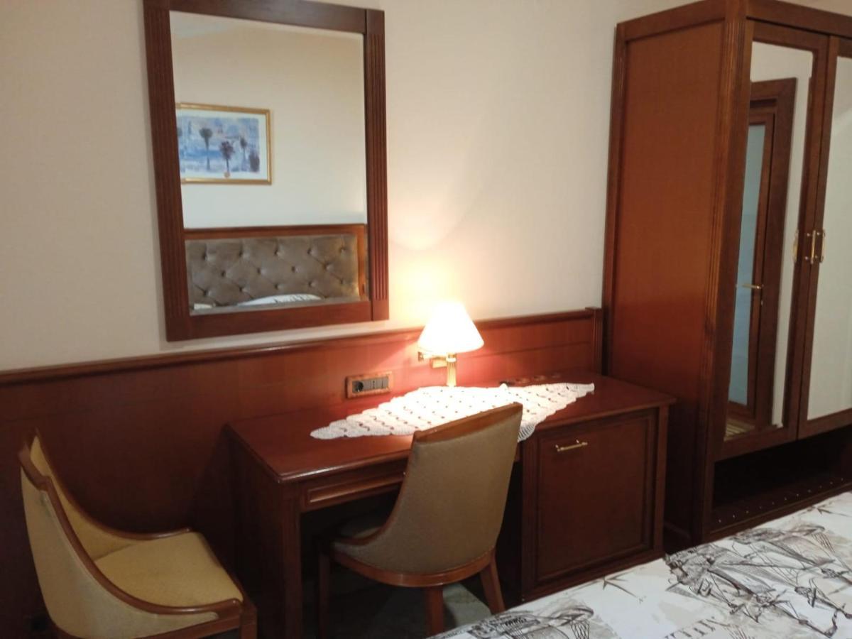 Hotel Luna Tsuki Five Rovinj Exterior foto